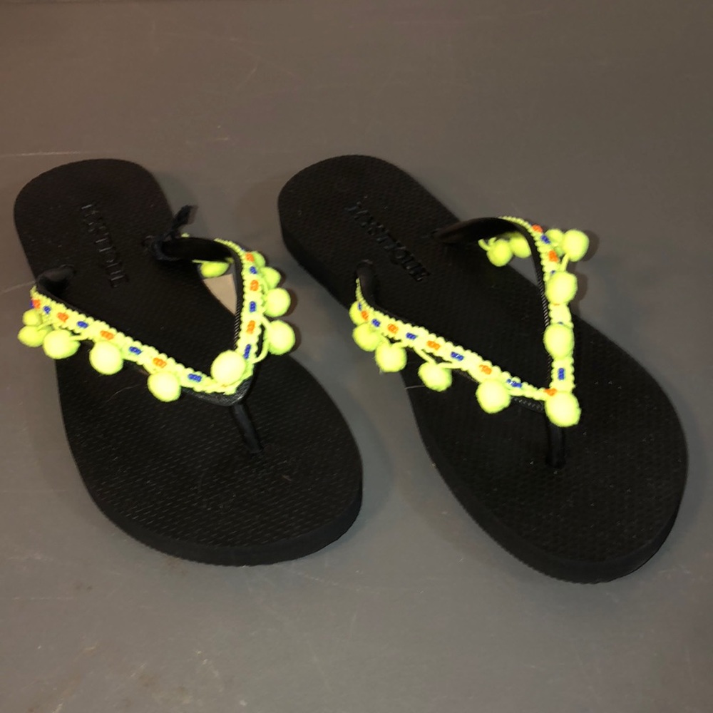 Mystique sandals / flip flops 👡